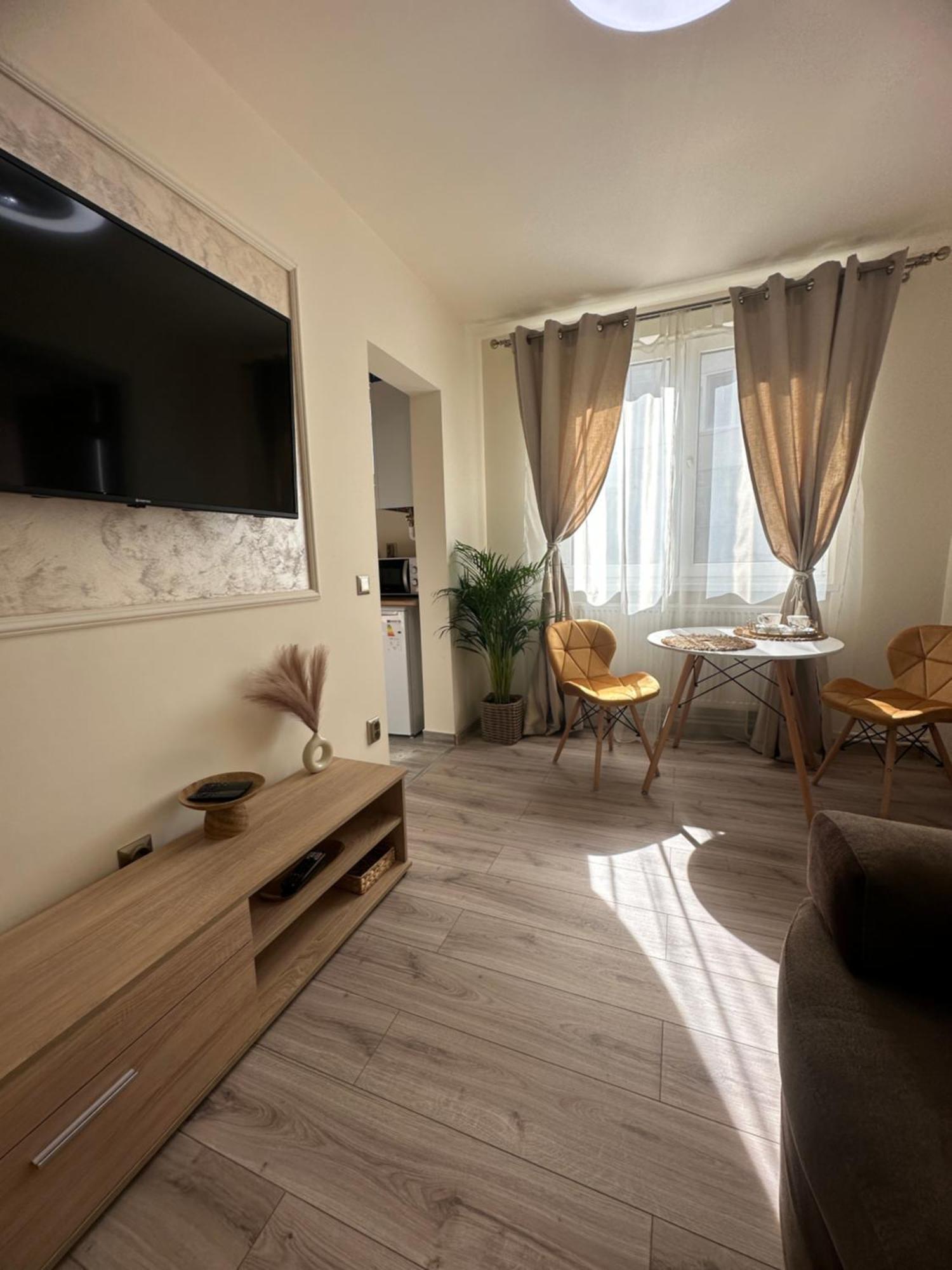 Angel House Apartment Дева Екстериор снимка