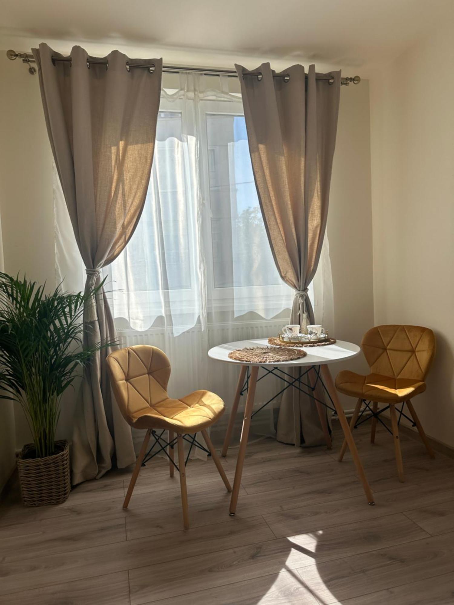 Angel House Apartment Дева Екстериор снимка