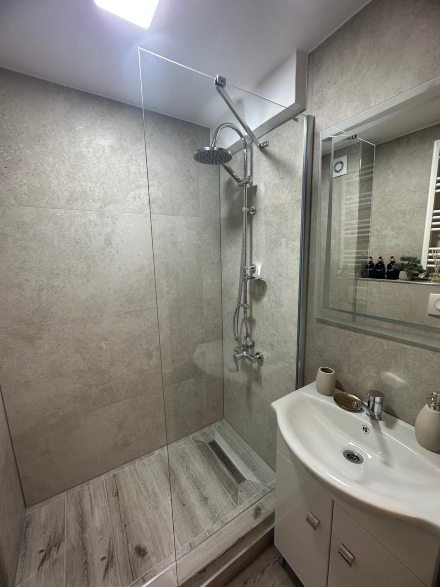 Angel House Apartment Дева Екстериор снимка