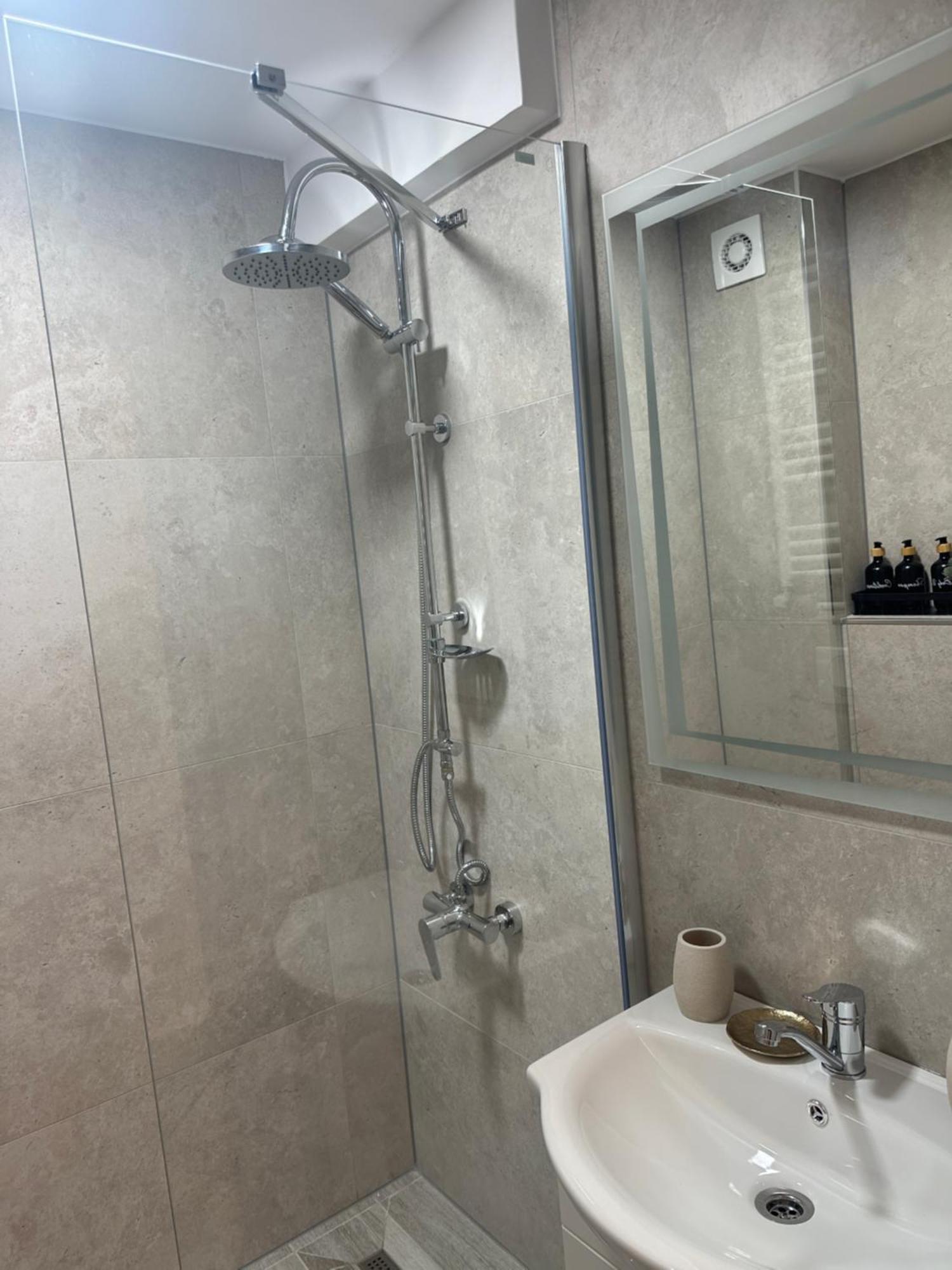 Angel House Apartment Дева Екстериор снимка